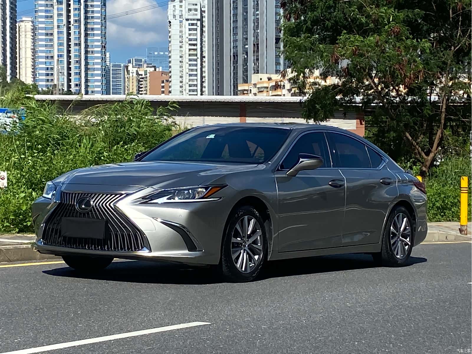 Lexus ES, 2021 1