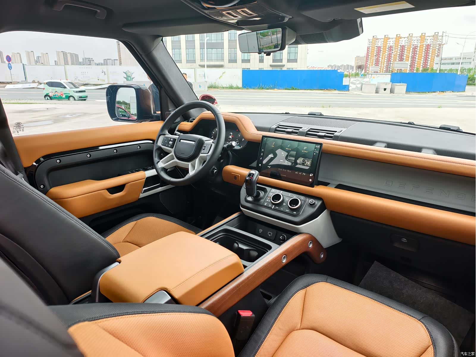 Land Rover Defender, 2024 4