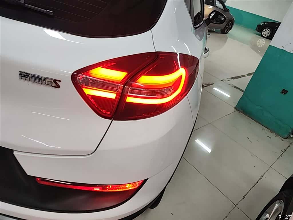 Geely Emgrand, 2019 8