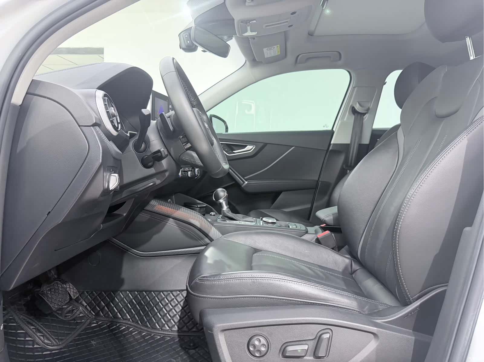 Audi Q2L, 2022 7
