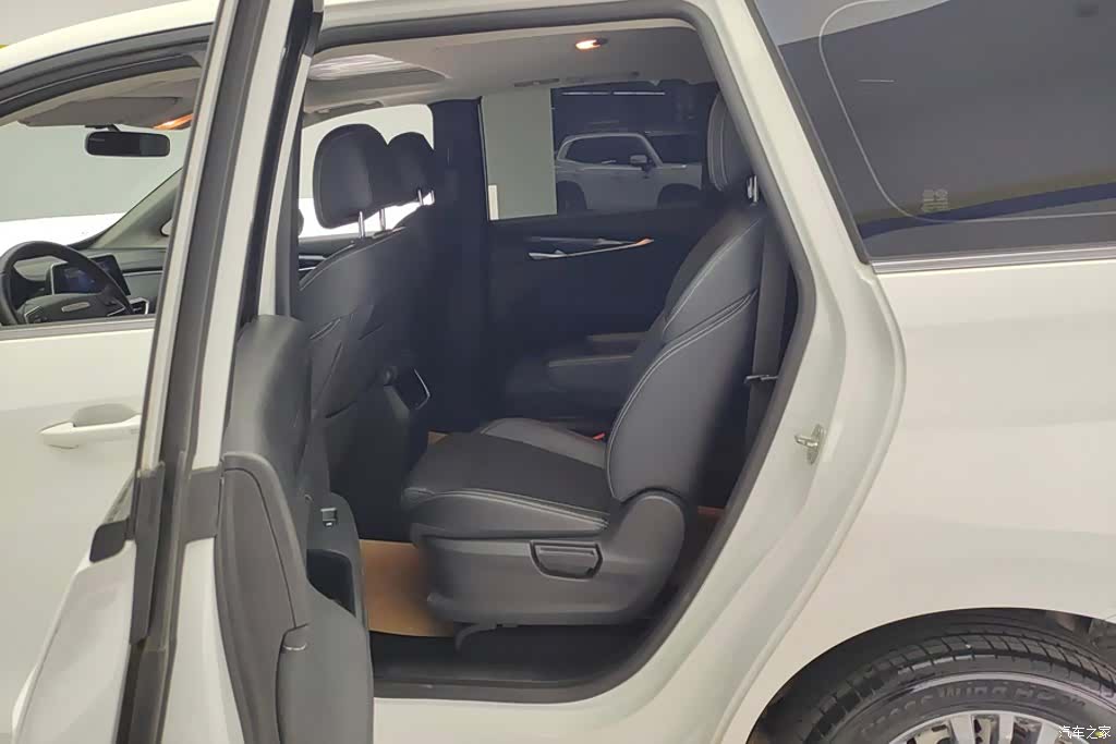 Maxus G50, 2022 11