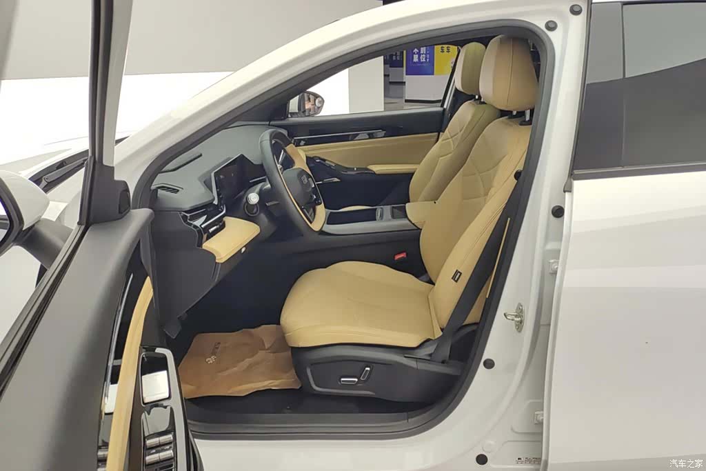 Geely Galaxy L6, 2023 9