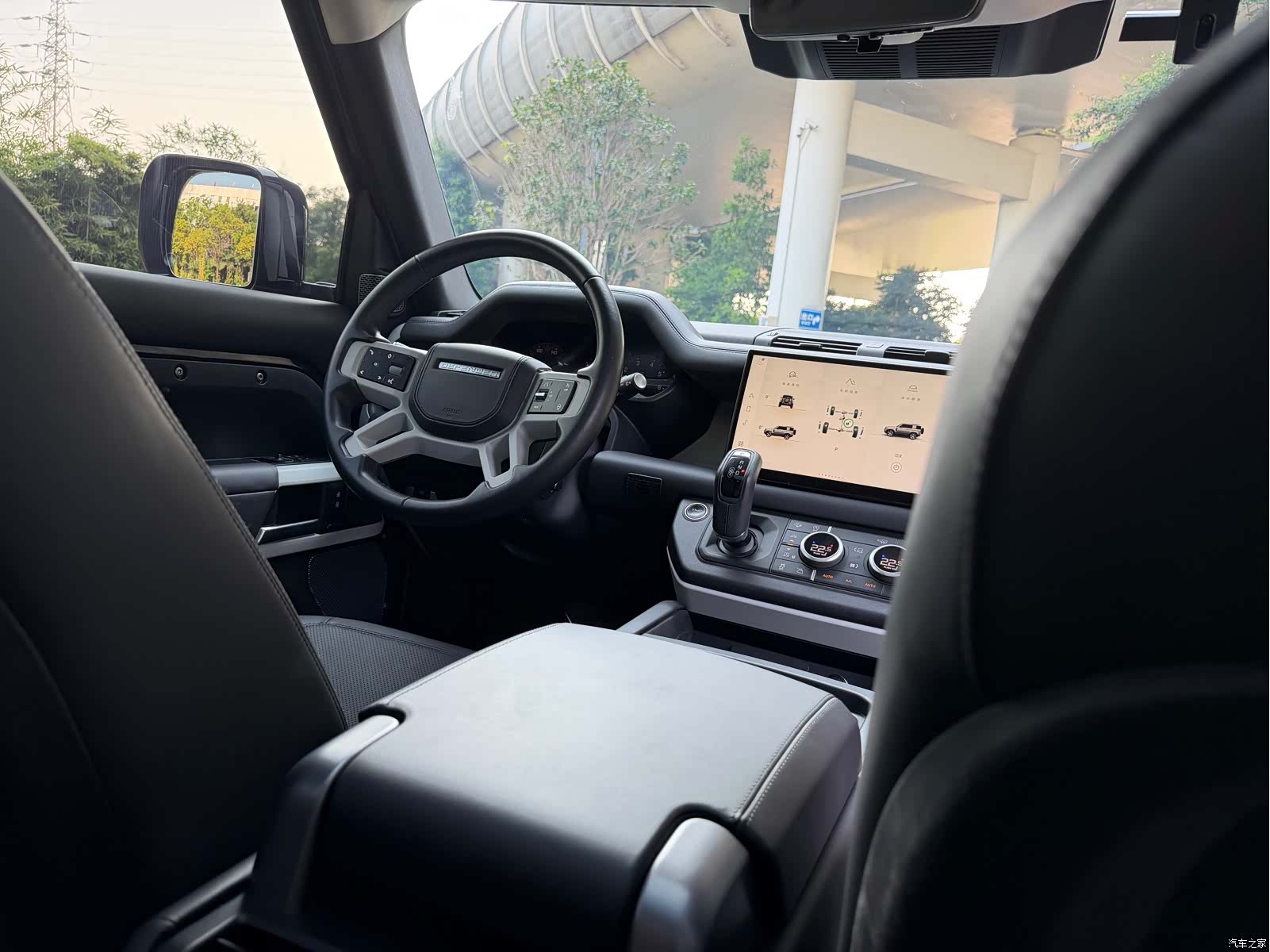 Land Rover Defender, 2023 14