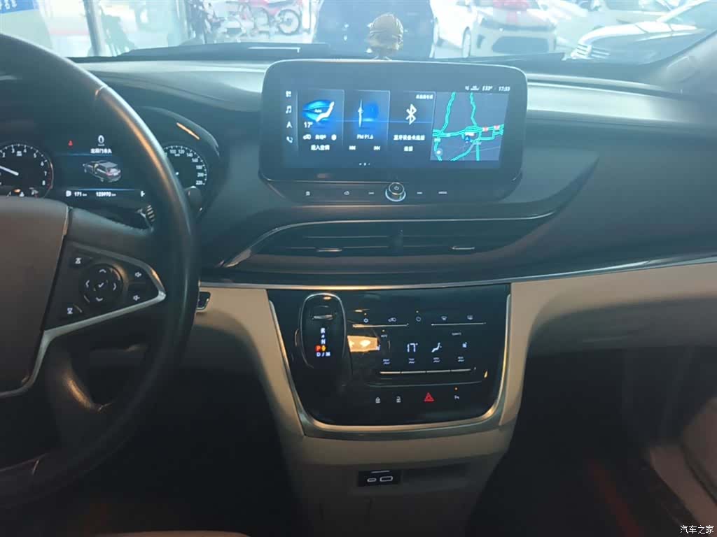 Buick GL8, 2020 13