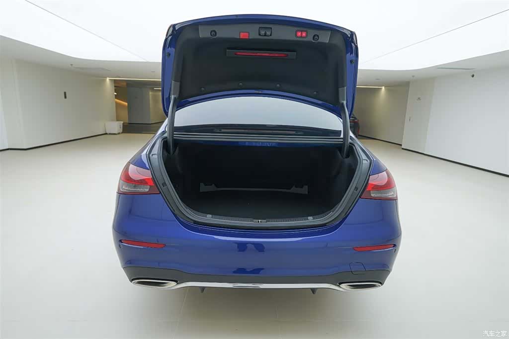Mercedes-Benz E-Class, 2022 6
