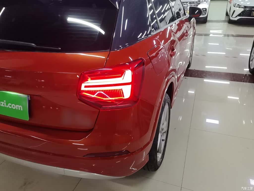 Audi Q2L, 2018 8