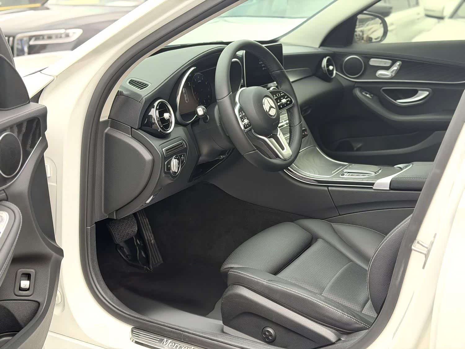 Mercedes-Benz C-Class, 2019 4