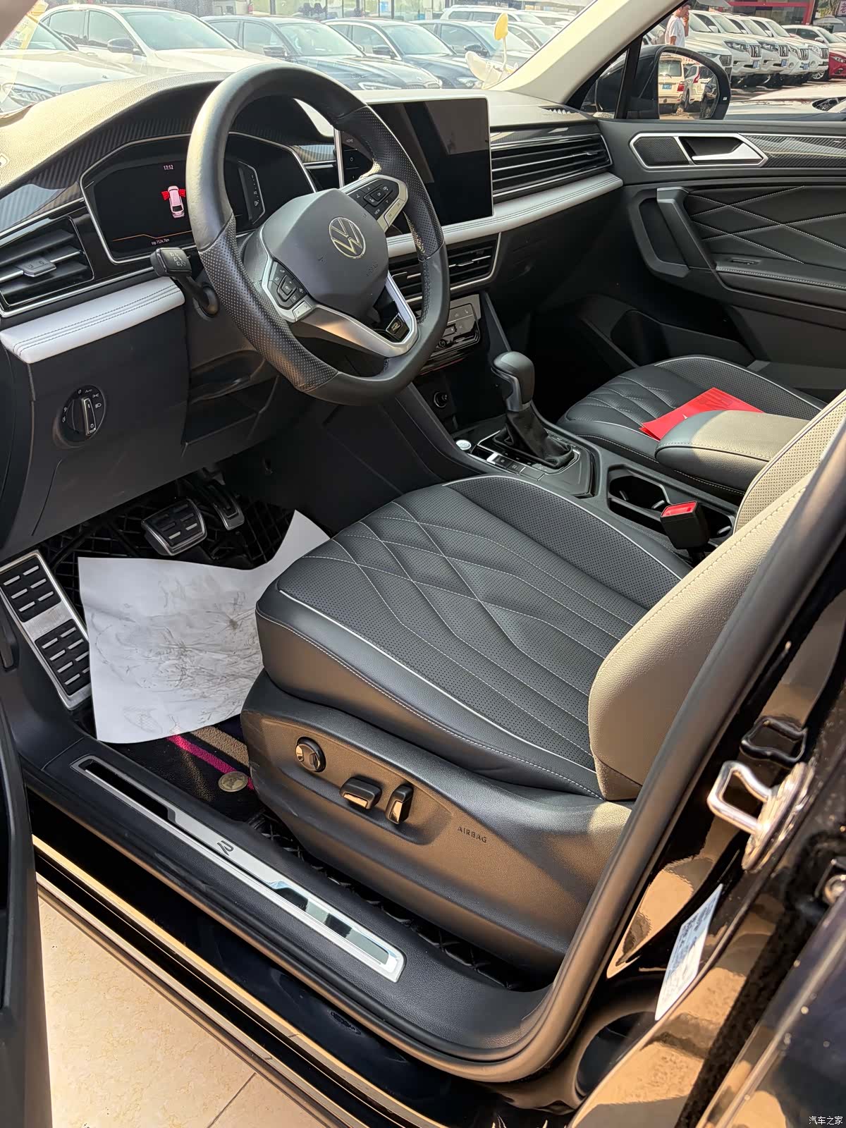 Volkswagen Tiguan L, 2024 12