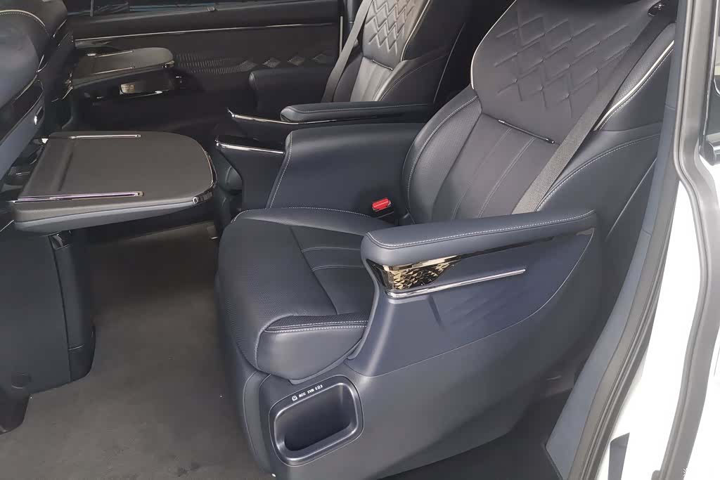 Trumpchi M8, 2025 11