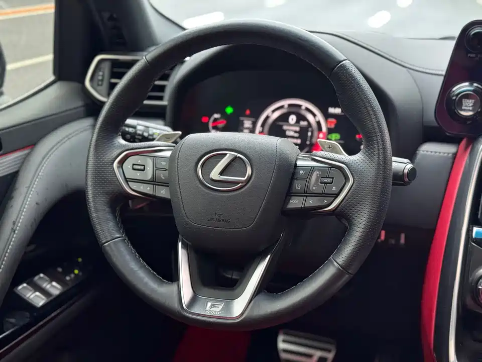 Lexus LX
