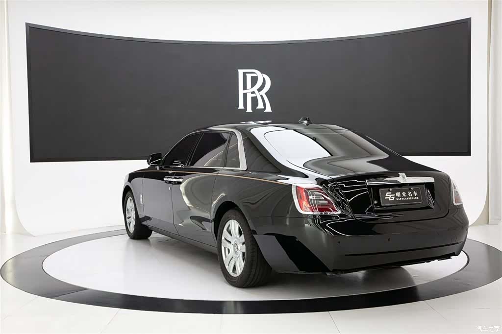 Rolls-Royce Ghost, 2021 все фото