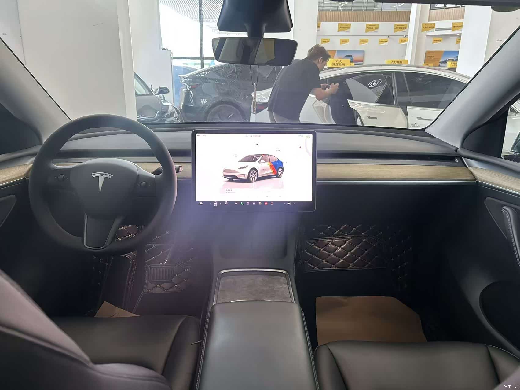 Tesla Model Y, 2022 14