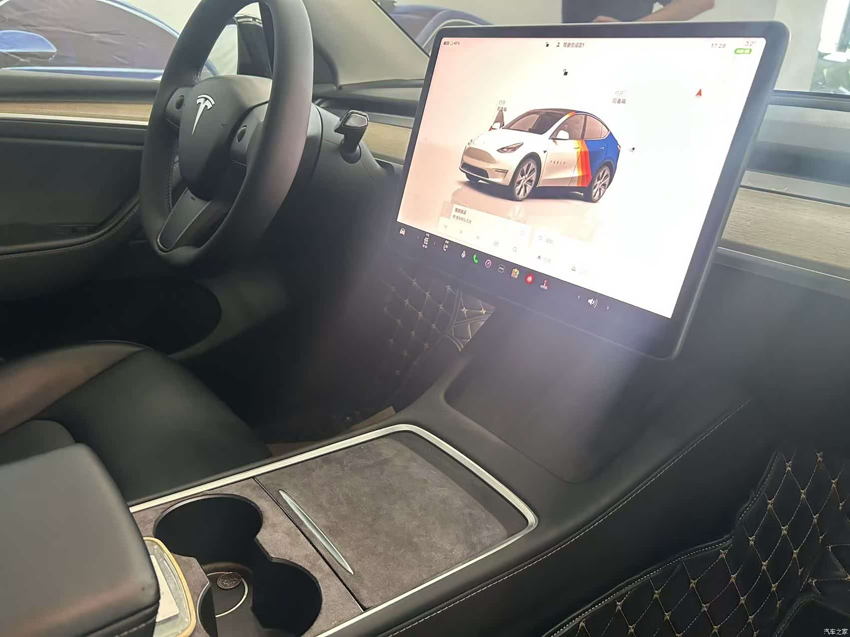 Tesla Model Y, 2022 18