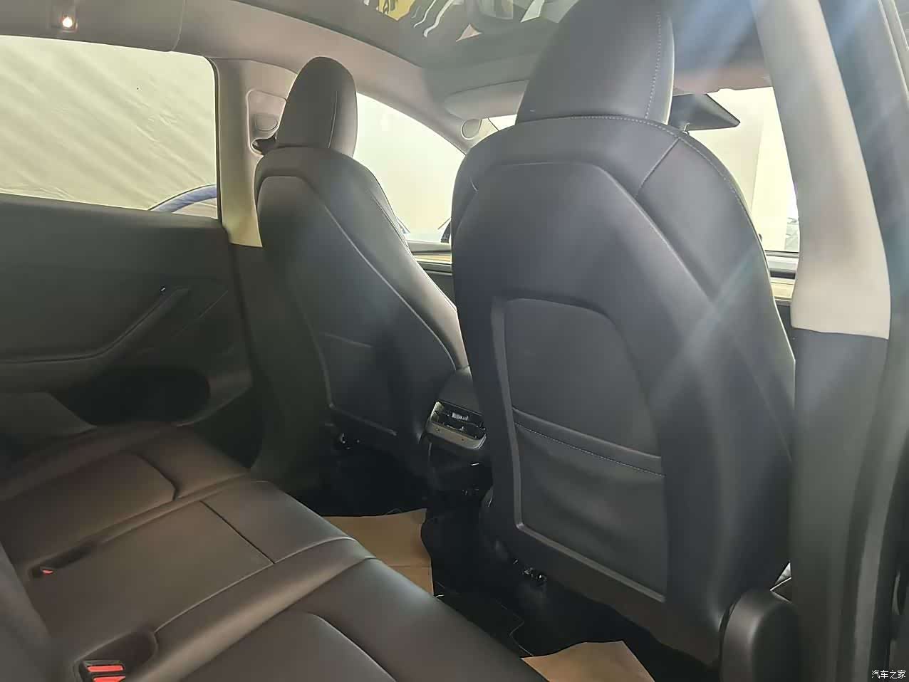 Tesla Model Y, 2022 13