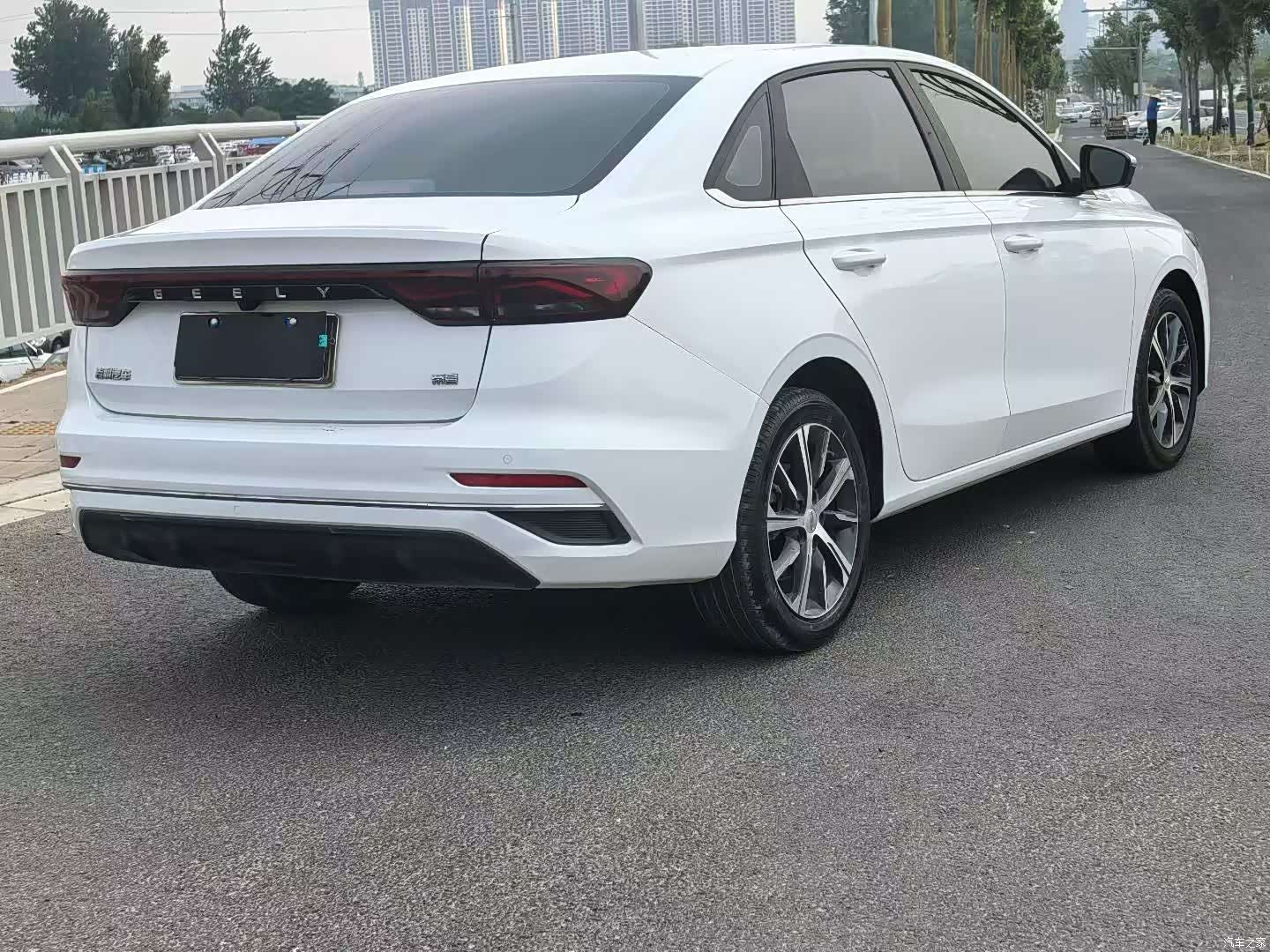 Geely Emgrand, 2023 9