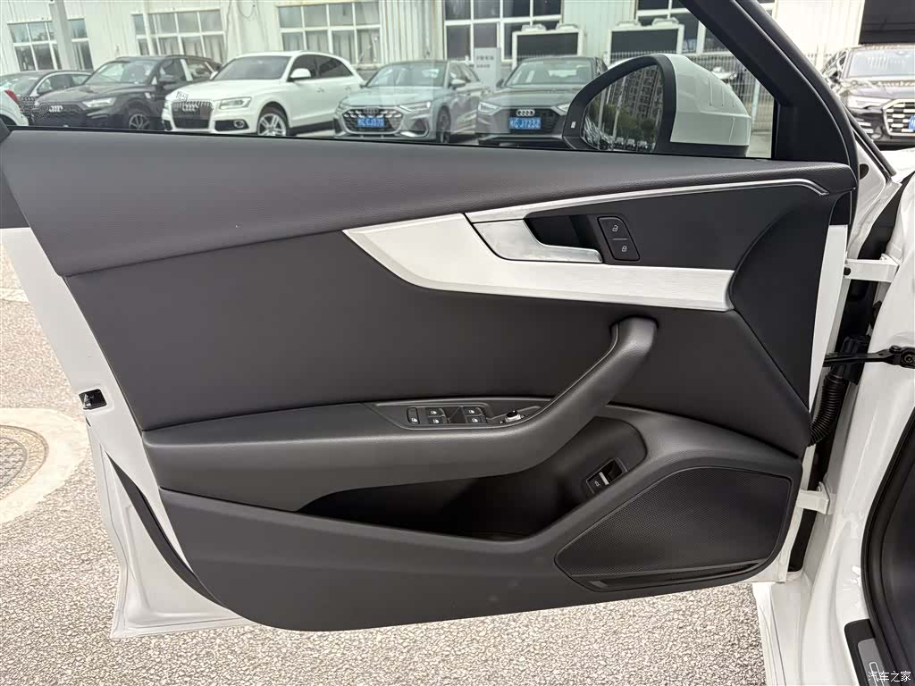 Audi A4L, 2022 14