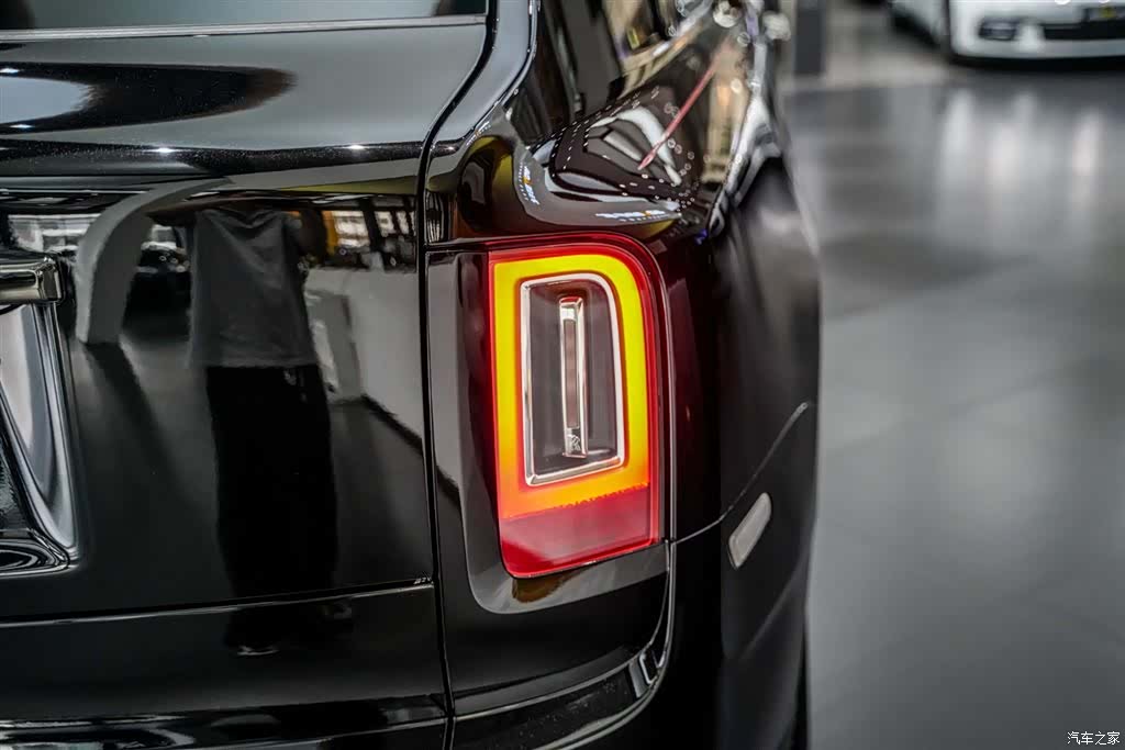 Rolls-Royce Cullinan, 2023 19