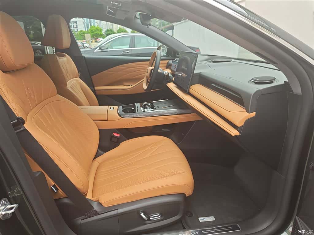 Geely 8, 2025 14