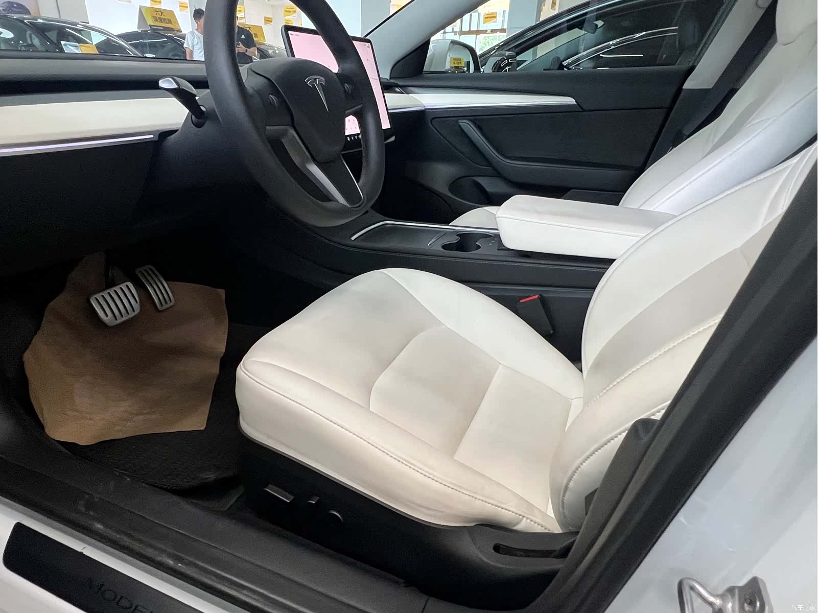 Tesla Model 3, 2022 9