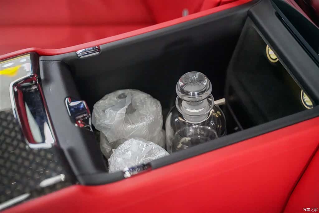 Rolls-Royce Cullinan, 2023 16
