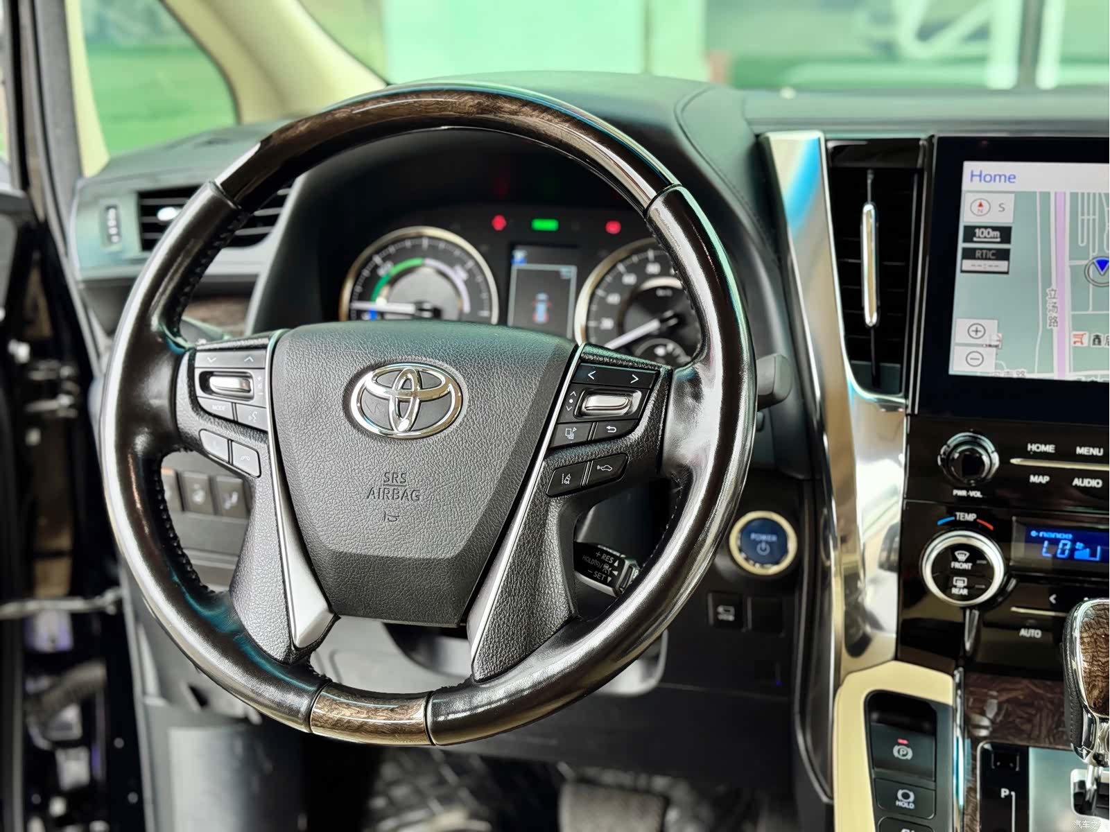 Toyota Alphard, 2021 14