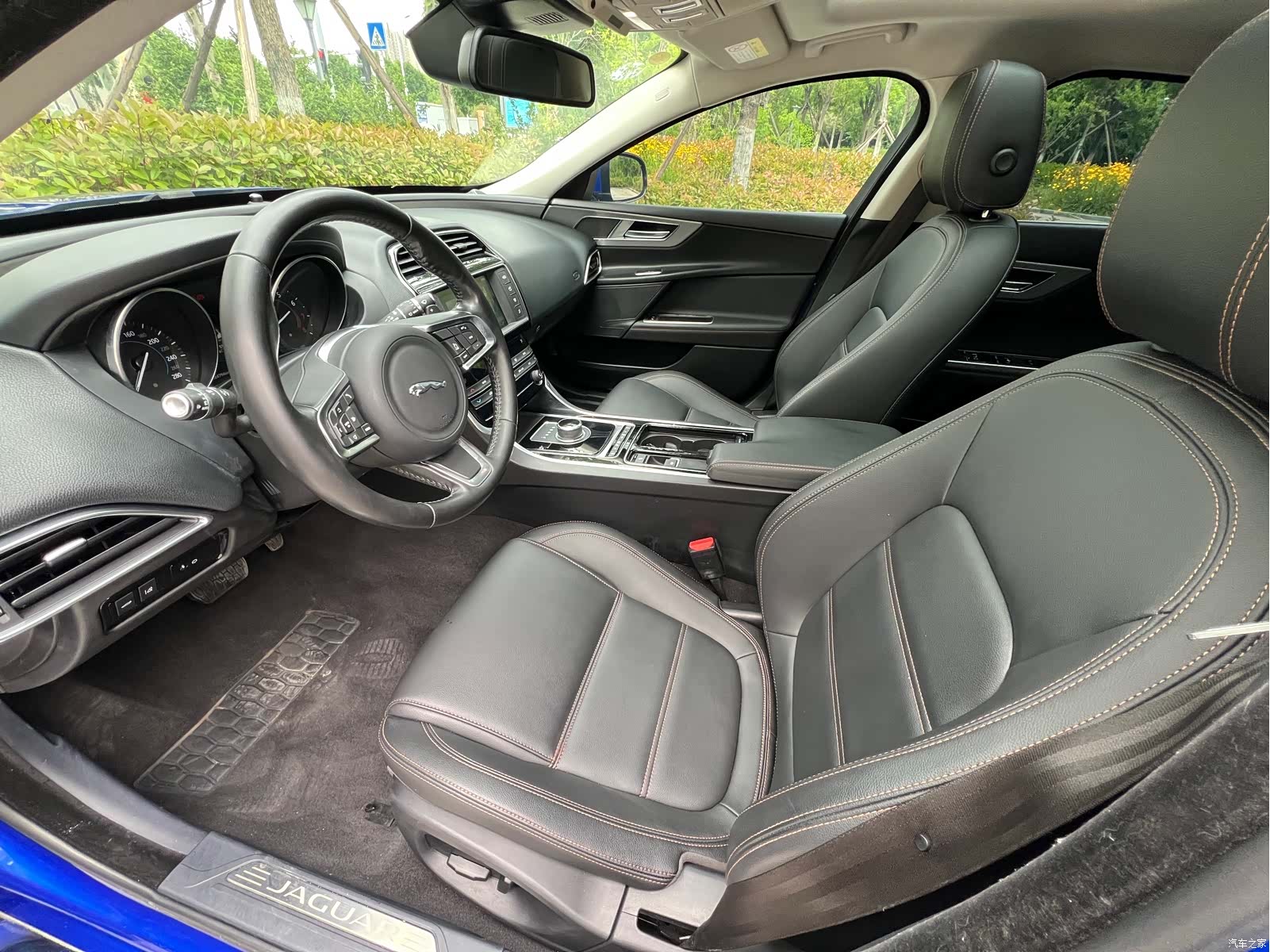 Land Rover XEL, 2018 7