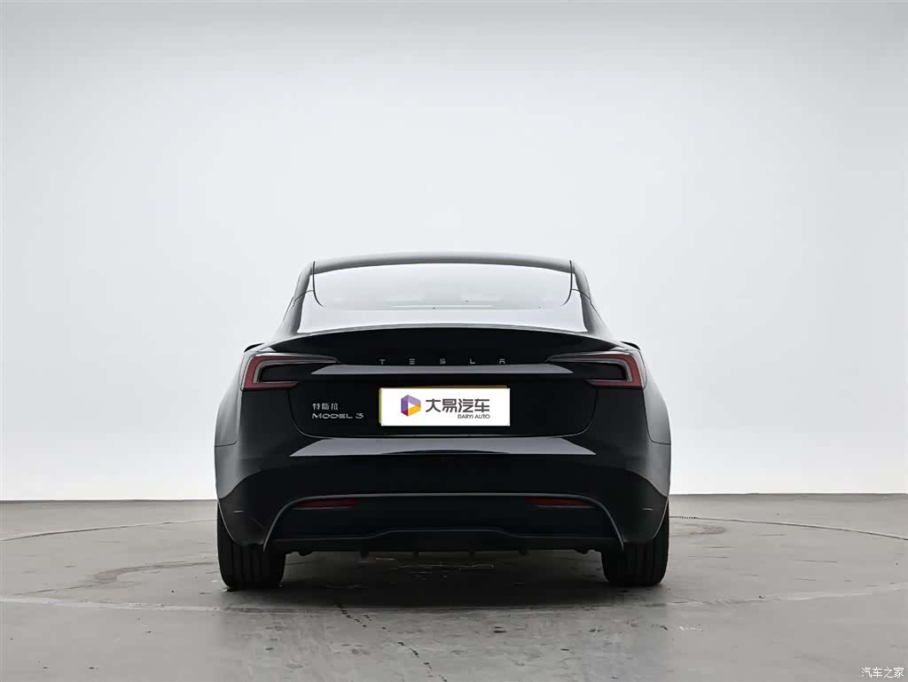 Tesla Model 3, 2023 4