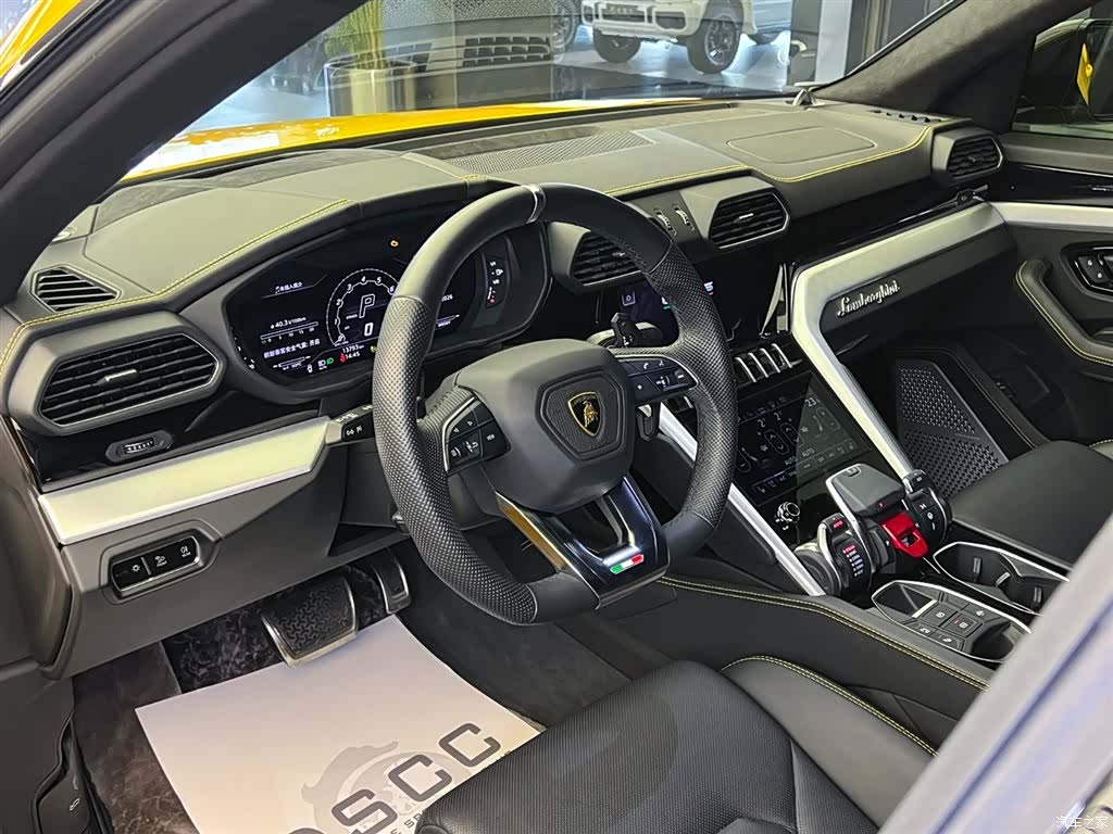 Lamborghini Urus, 2022 6