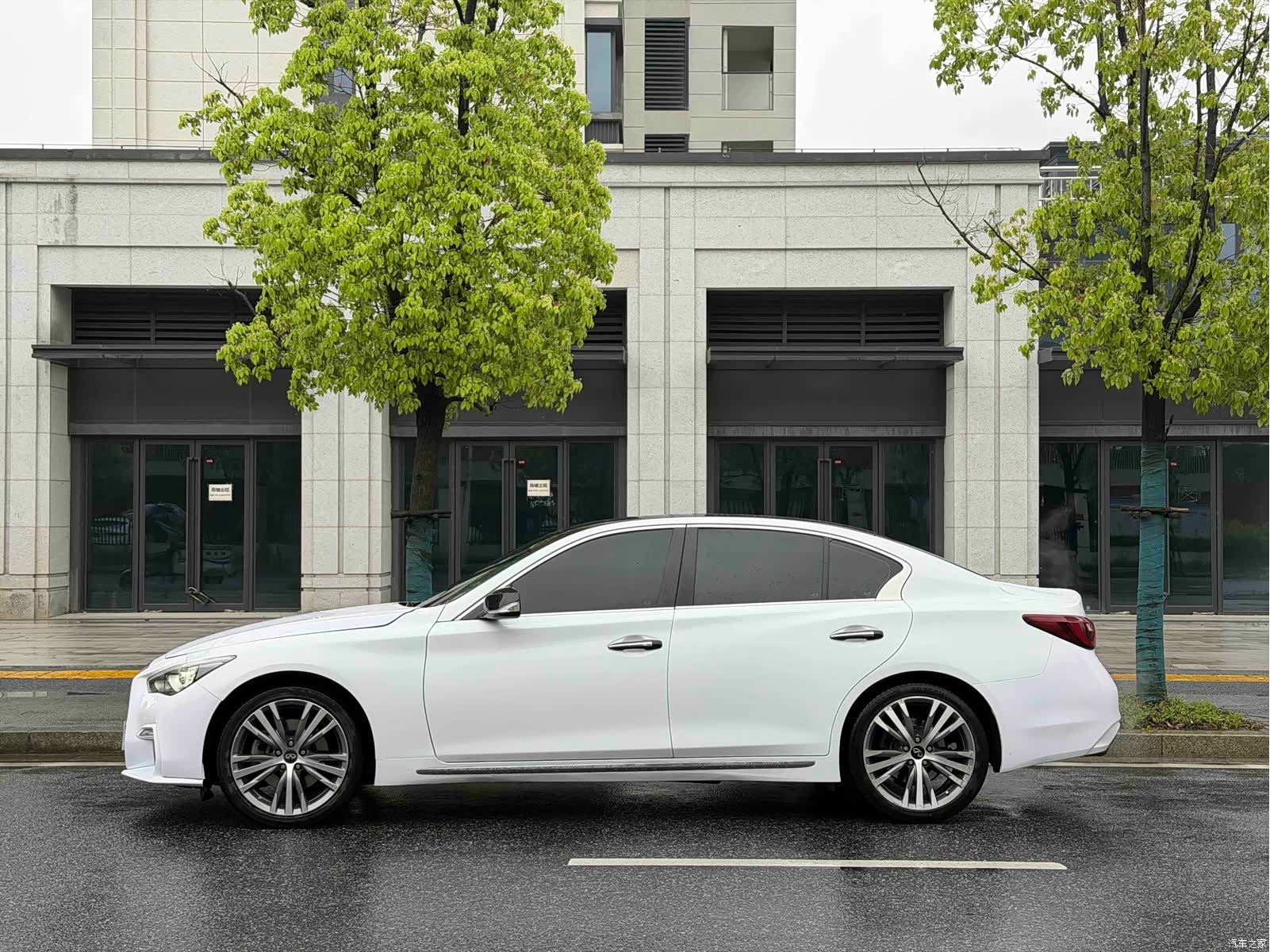 Infiniti Q50L, 2018 3