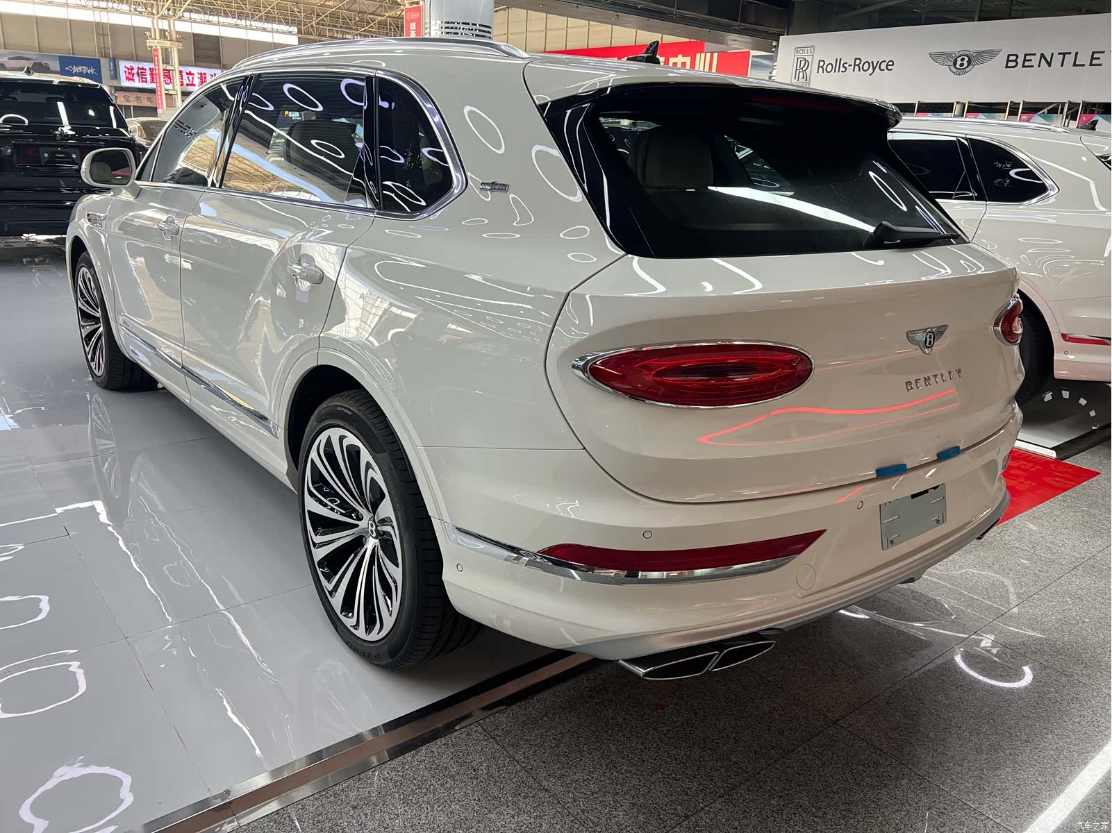 Bentley Bentayga, 2024 17