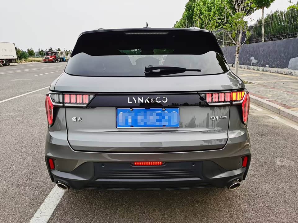 Lynk & Co 01