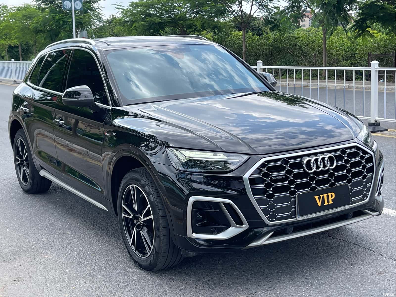 Audi Q5L, 2025 3