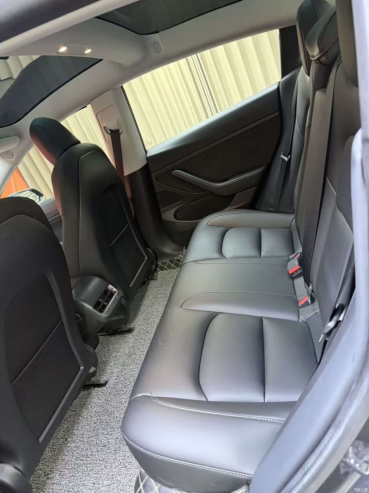 Tesla Model 3, 2020 9