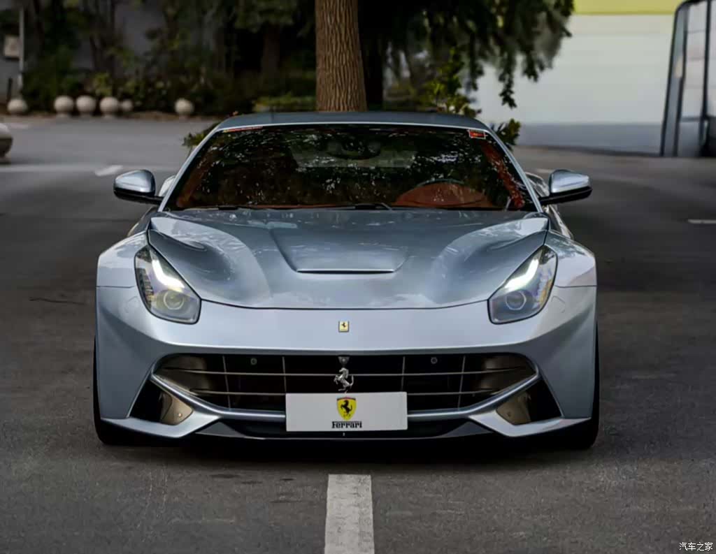 Ferrari F12ber, 2014 2