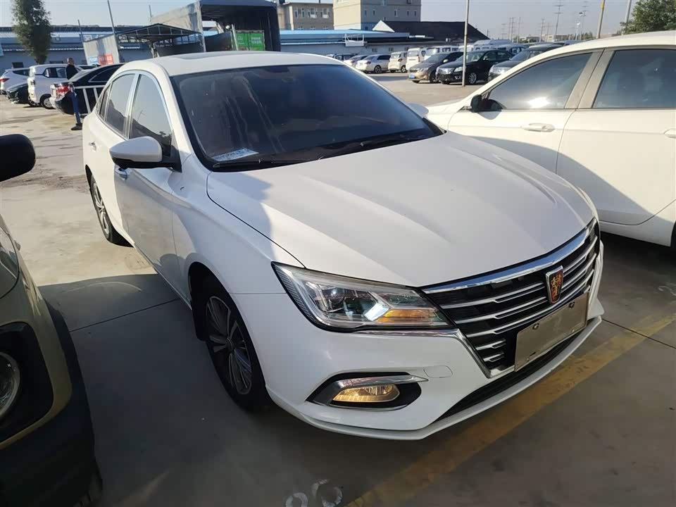 Roewe i5
