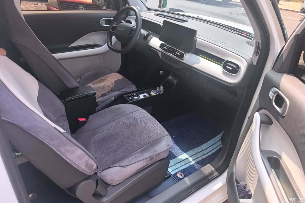 Geely Panda, 2025 8