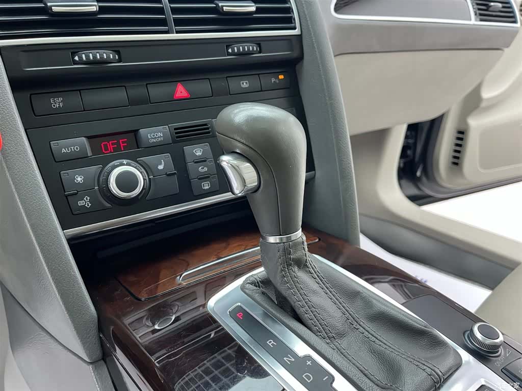 Audi A6L, 2009 12