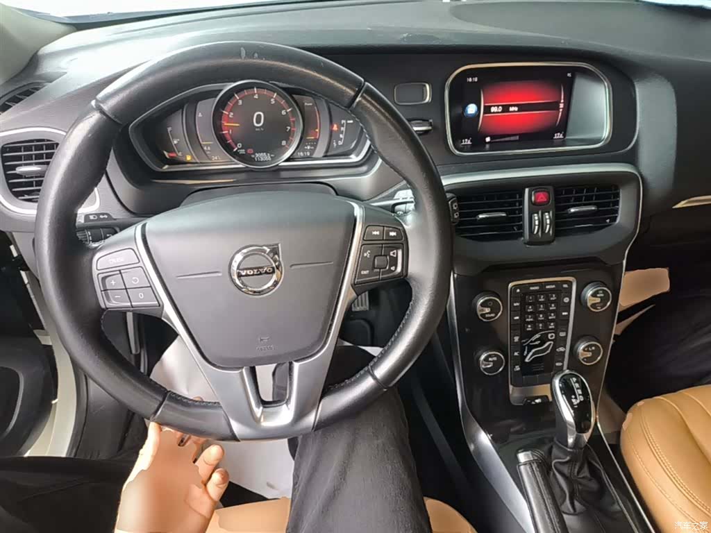 Volvo V40, 2019 10
