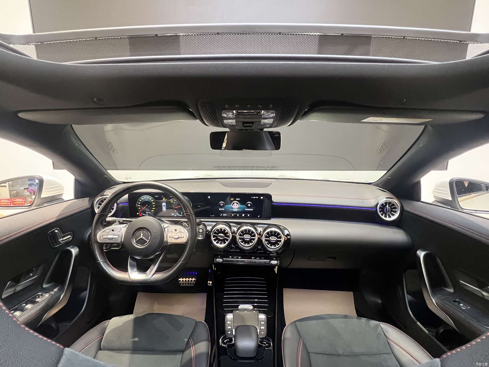 Mercedes-Benz CLA, 2022 13