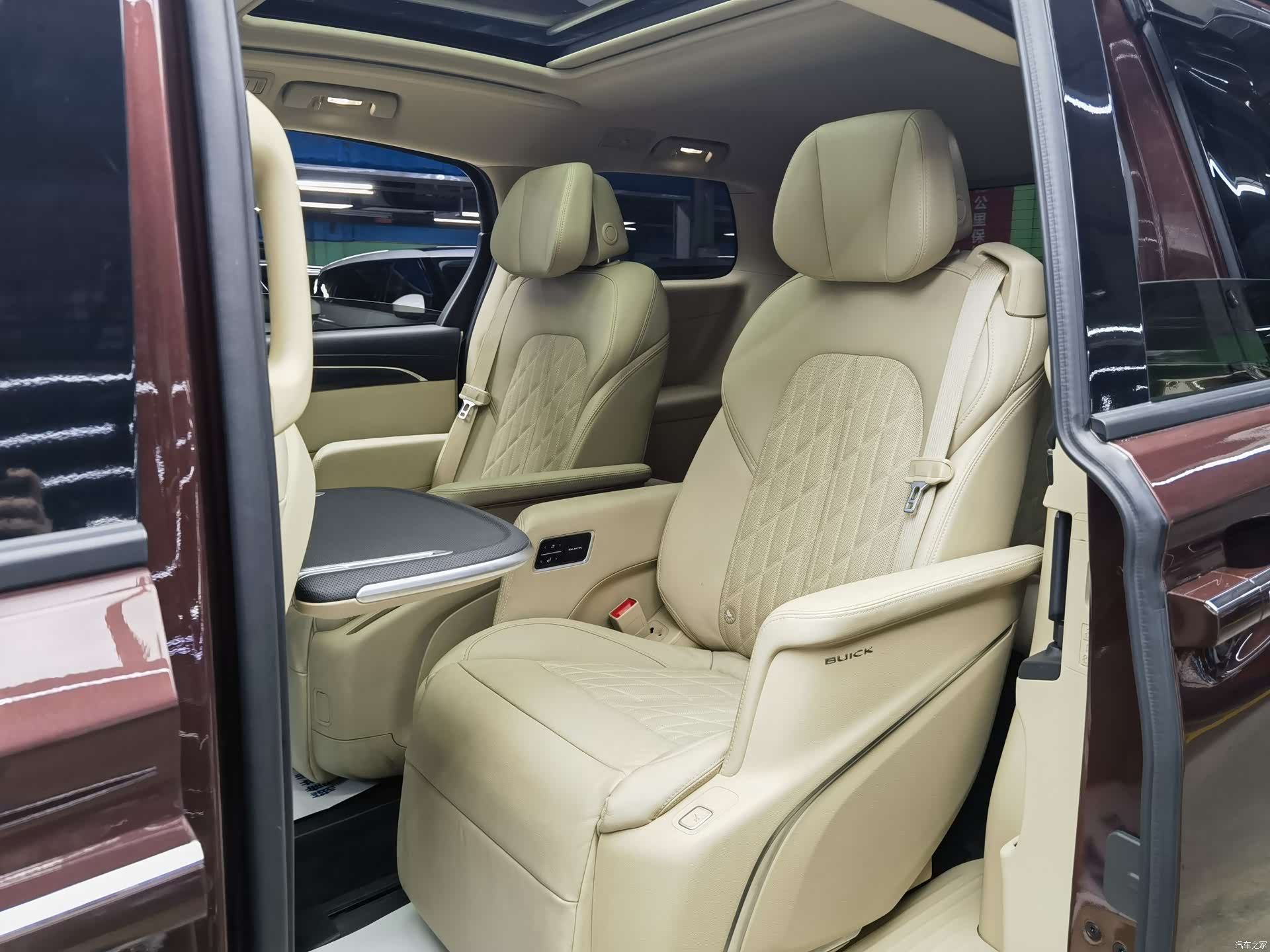 Buick GL8, 2023 10
