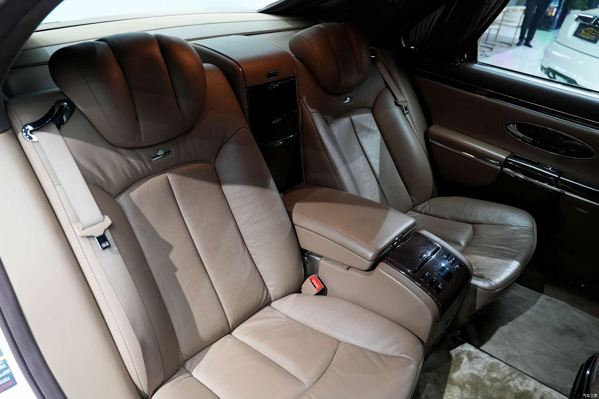 Maybach 57, 2012 20