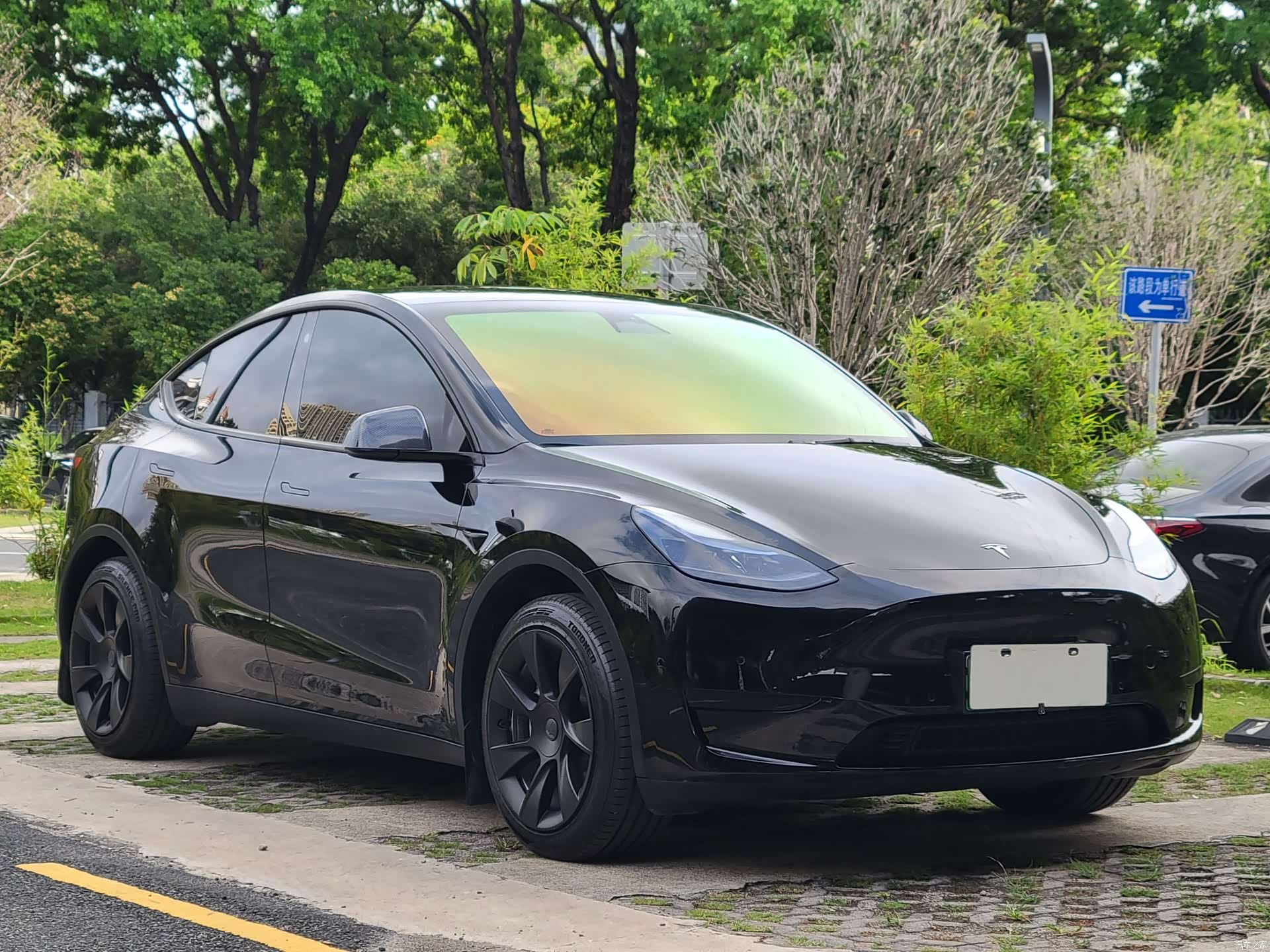 Tesla Model Y, 2023 3