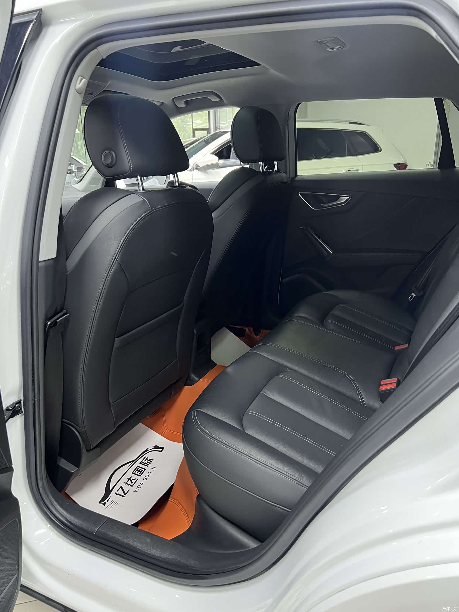 Audi Q2L, 2022 8