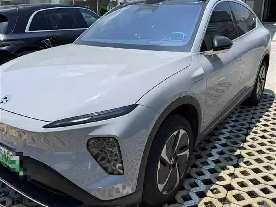 NIO EC7