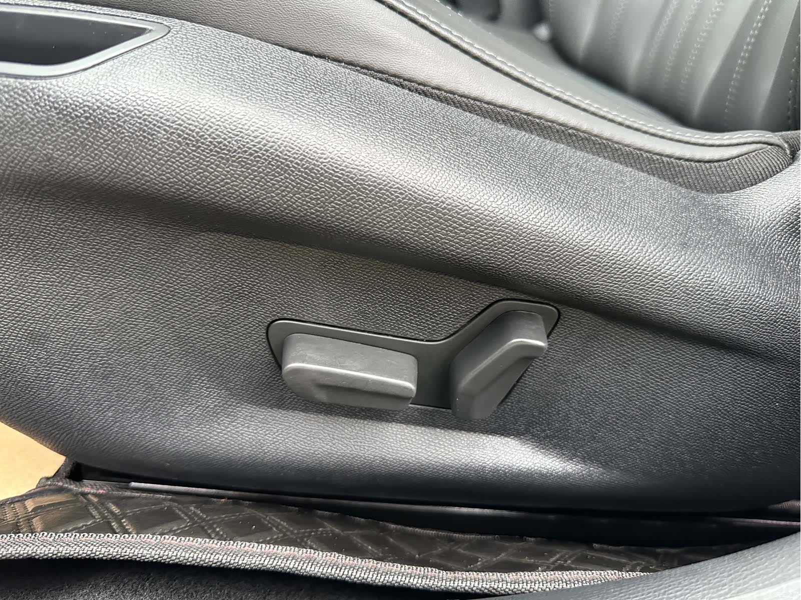 Peugeot 408, 2023 все фото