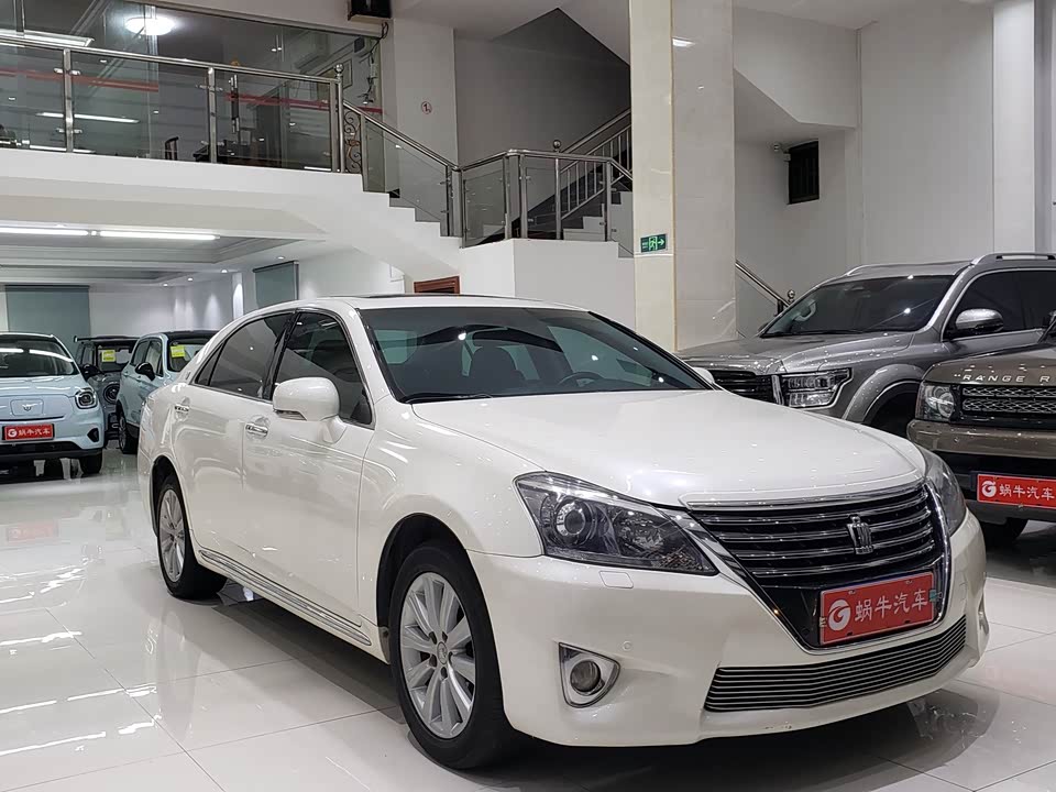 Toyota crown