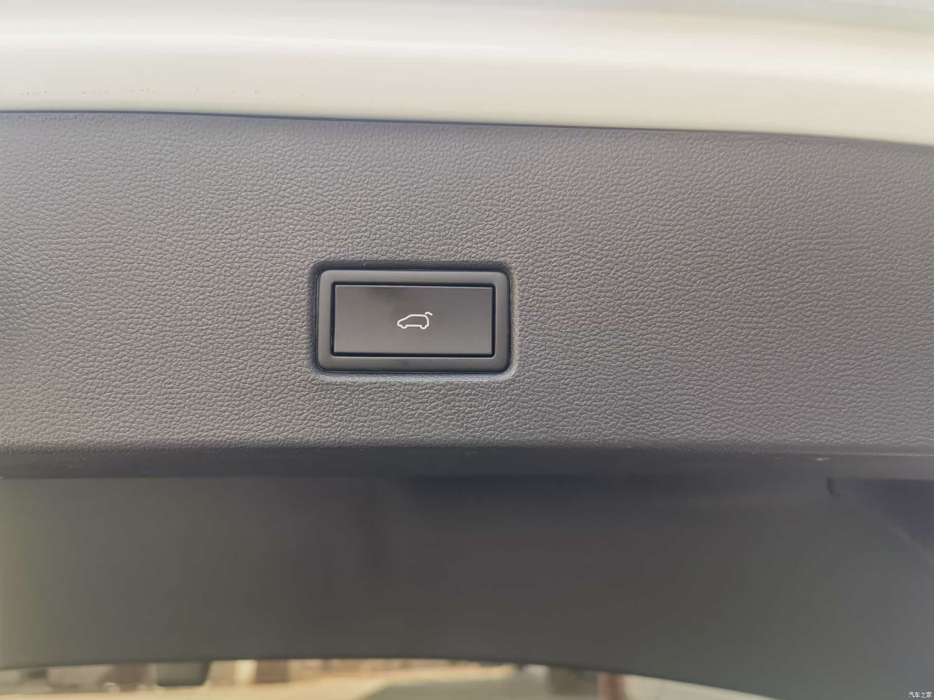 Volkswagen T-ROC, 2019 17