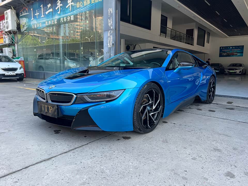BMW i8