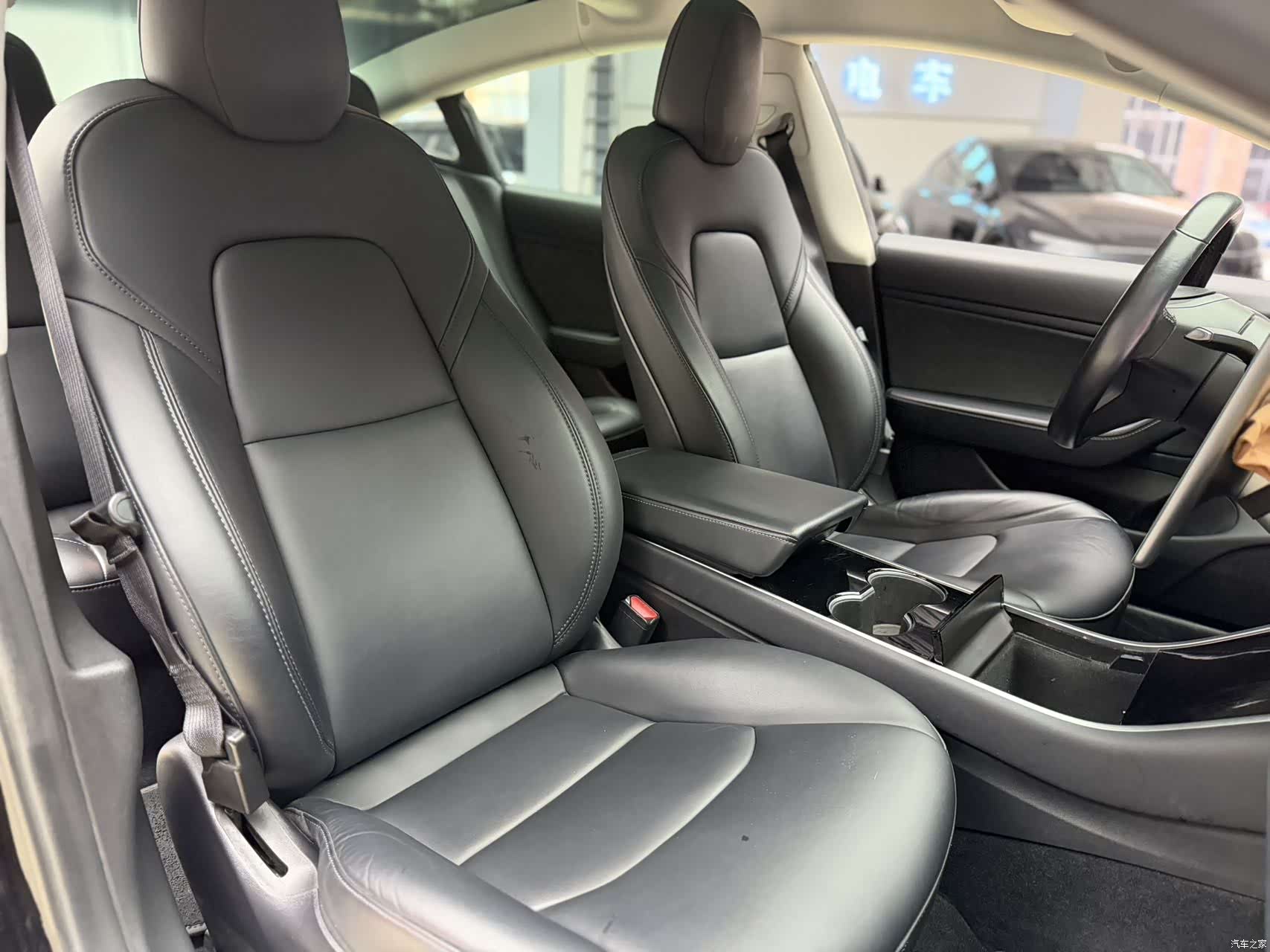Tesla Model 3, 2019 12