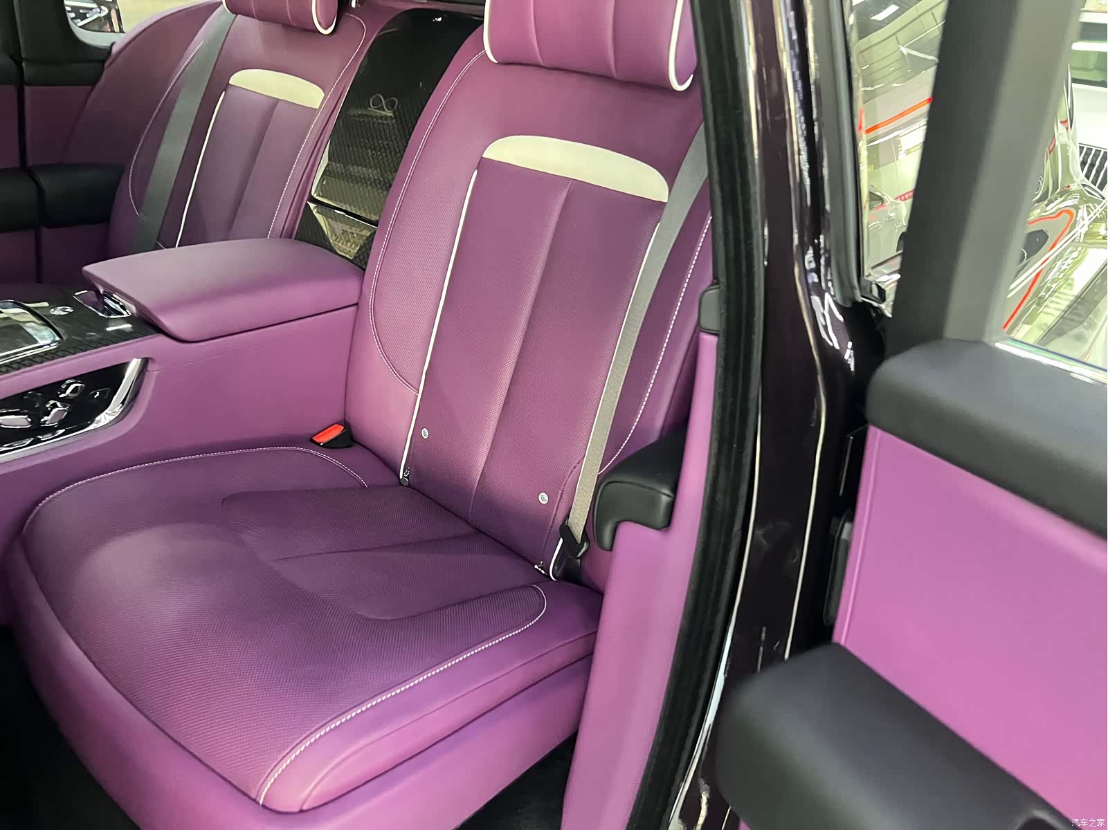 Rolls-Royce Cullinan, 2026 24